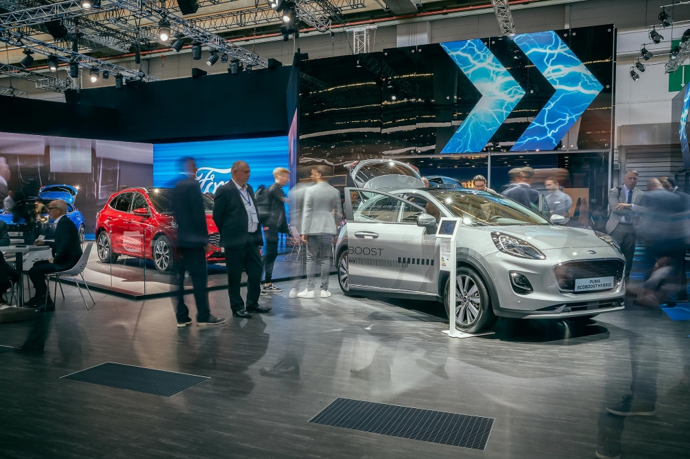 Ford prezentuje gamę zelektryfikowanych pojazdów, które do 2022 roku wyprzedzą konwencjonalne napędy benzynowe i Diesla