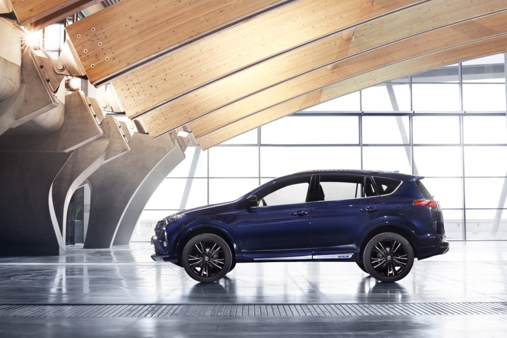 Toyota RAV4 Hybrid Sapphire na targach w Genewie