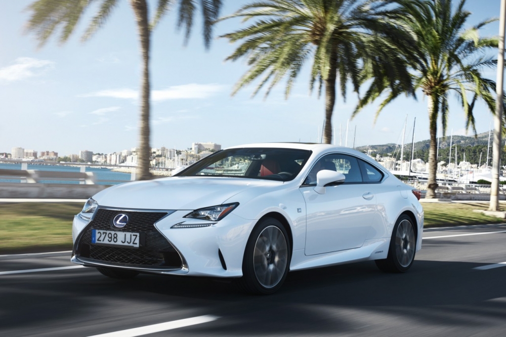 Toyota i Lexus z najwyższymi ocenami bezpieczeństwa IIHS