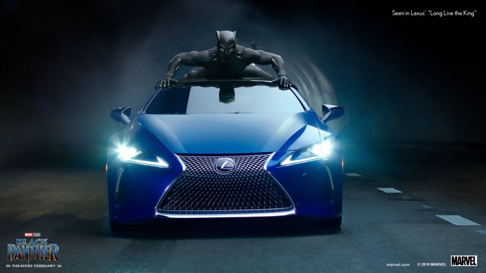 Lexus i Czarna Pantera na Super Bowl