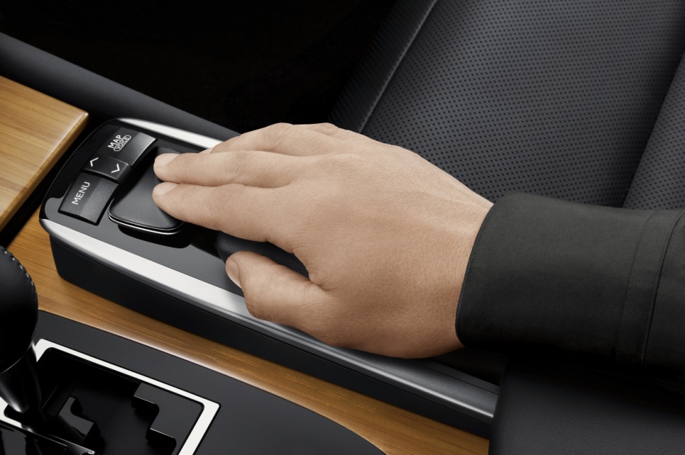 Apple CarPlay w modelach Lexusa