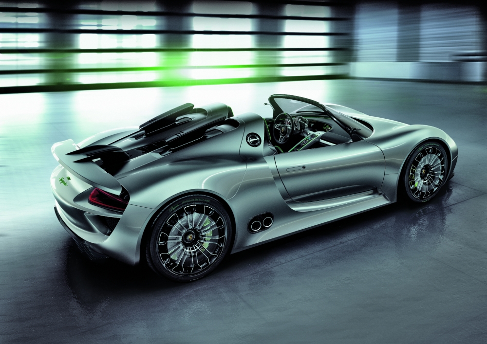 Pomiędzy 911, a 918 Spyder Hybrid - czy Porsche wypełni lukę?