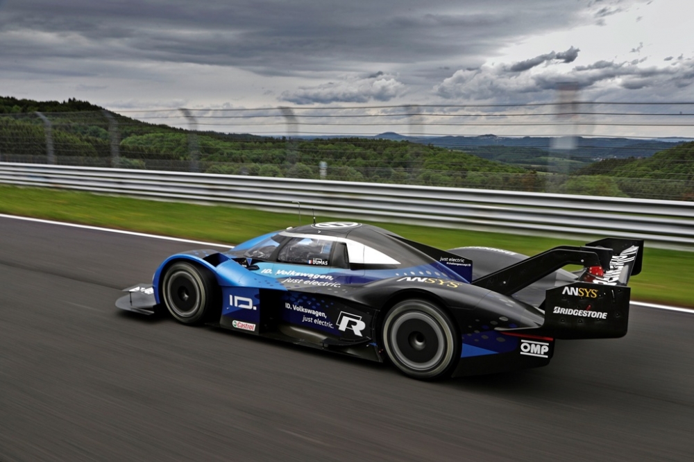 Volkswagen ID.R wraca do Goodwood, aby bronić tytułu najszybszego auta elektrycznego