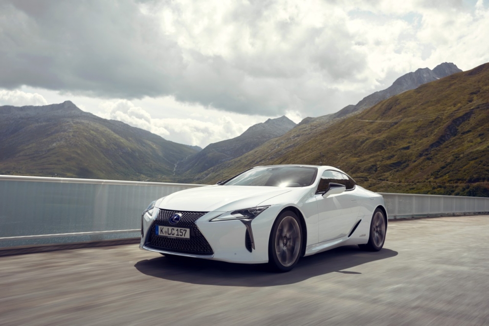 Lexus LC podwójnym finalistą World Car of the Year