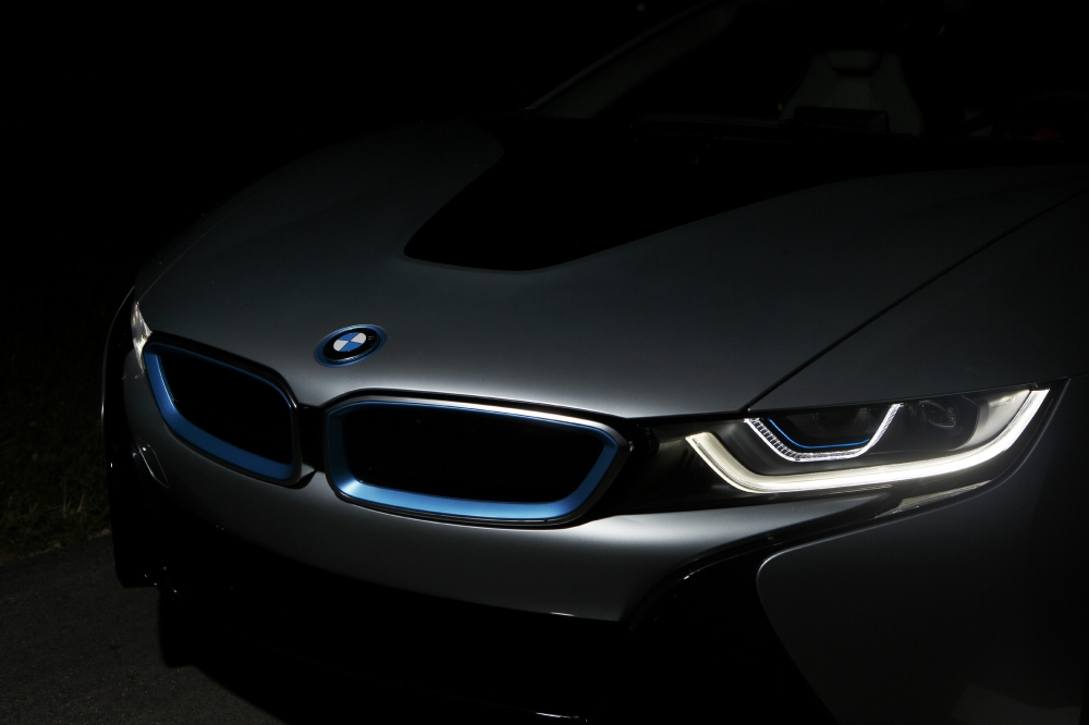 BMW z laserowymi światłami