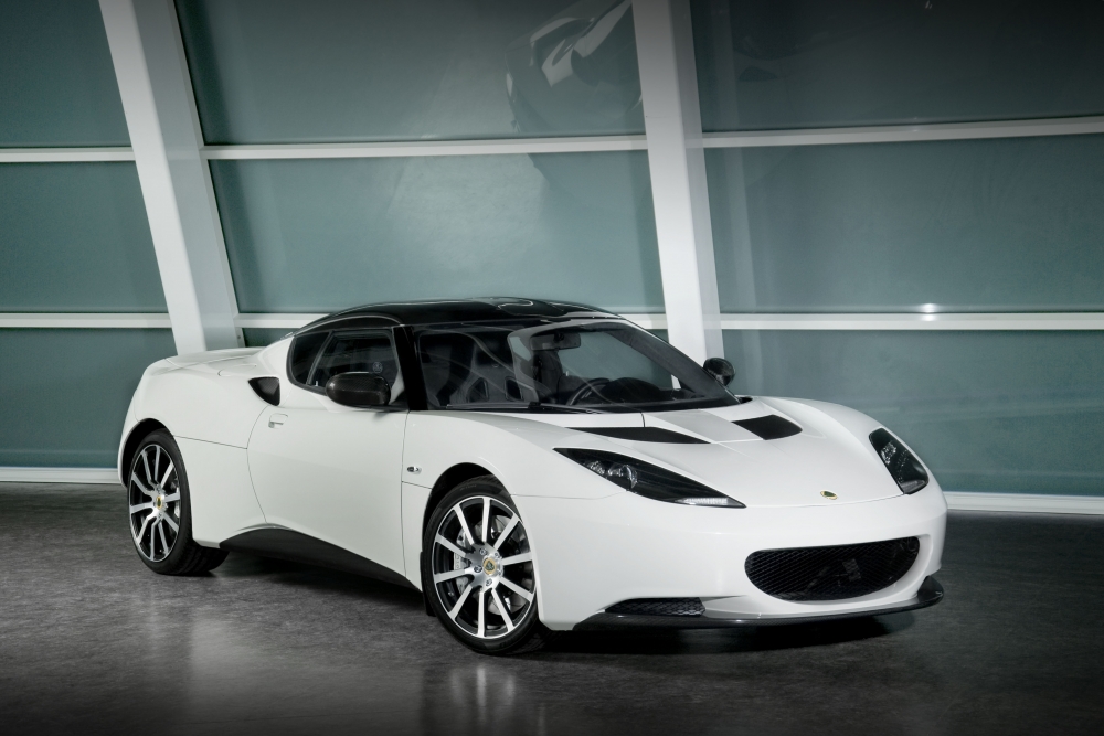 Lotus wkracza do Polski