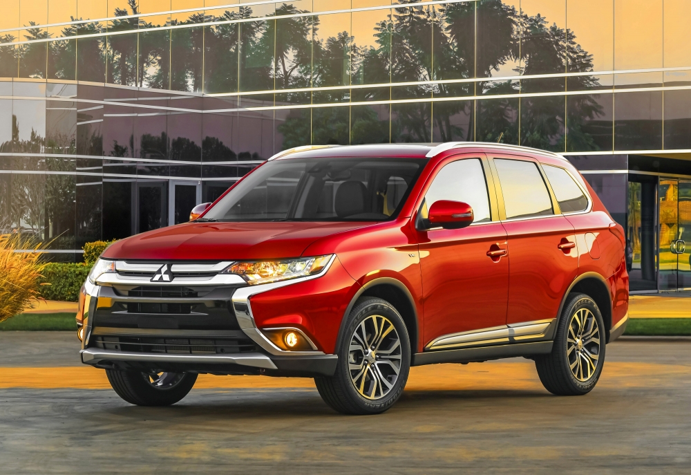 Zmienione na 100 sposobów, nowe Mitsubishi Outlander 2016 już w polskich salonach!