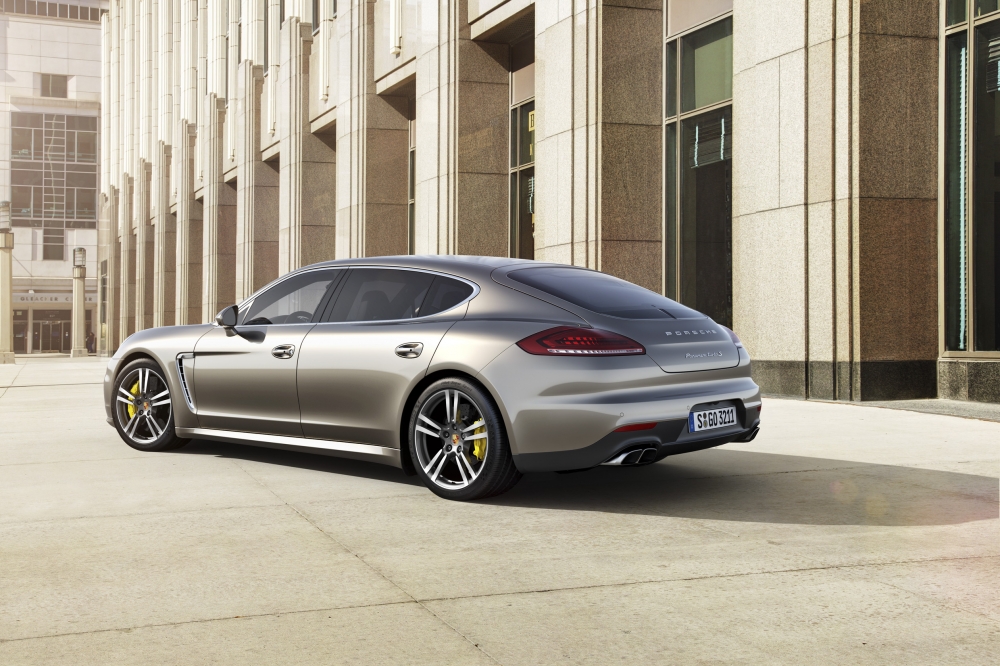 Nowości w gamie Porsche: Panamera Turbo S i Turbo S Executive