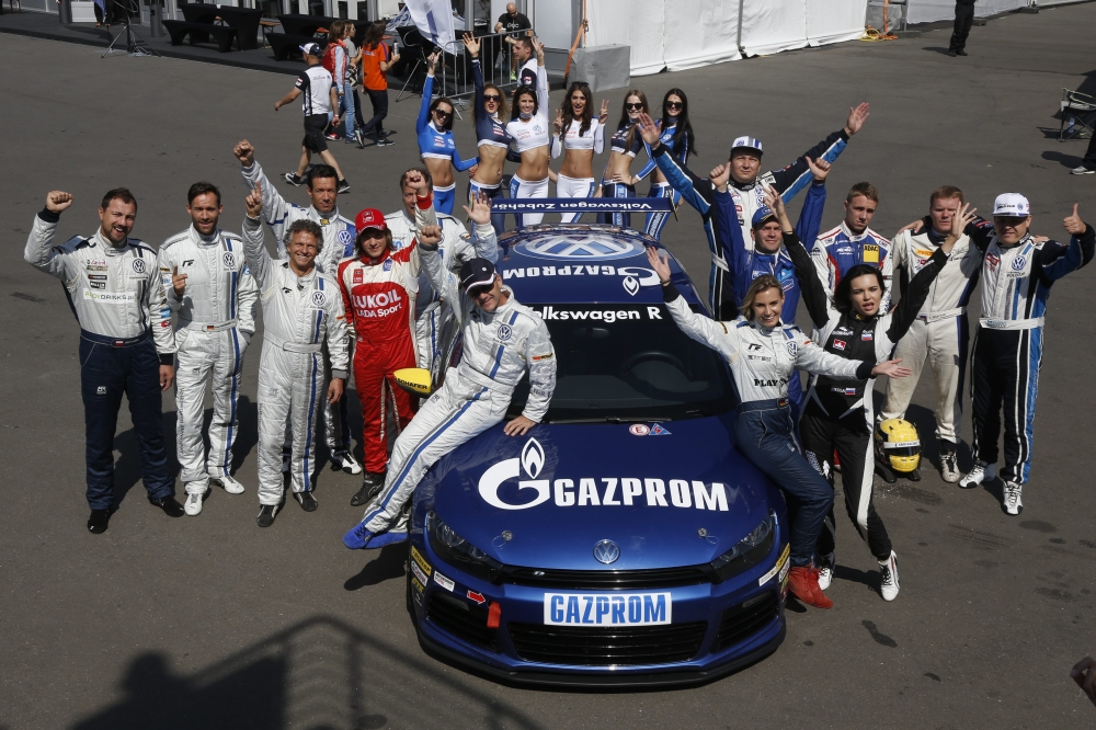 Nicola Larini zwycięża w wyścigu Scirocco R-Cup w Moskwie
