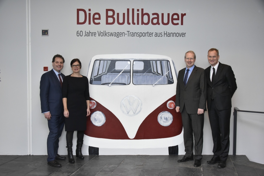 Budowniczowie Bulliego - 60 lat Volkswagena Transportera z Hanoweru