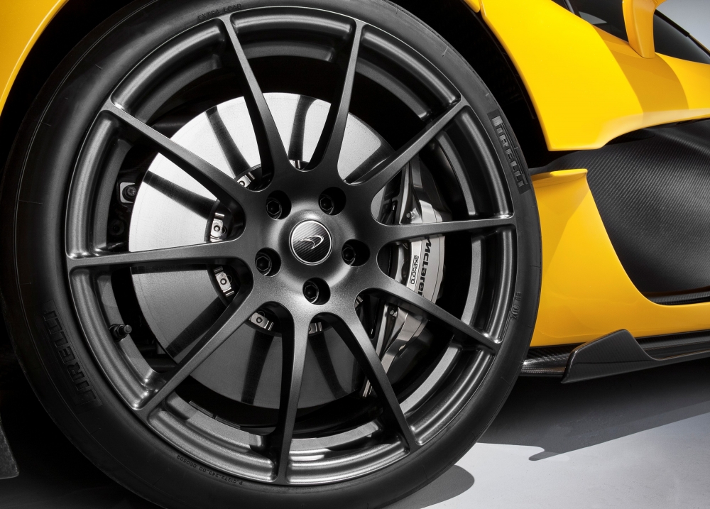 McLaren pracuje nad modelem P15 Hybrid