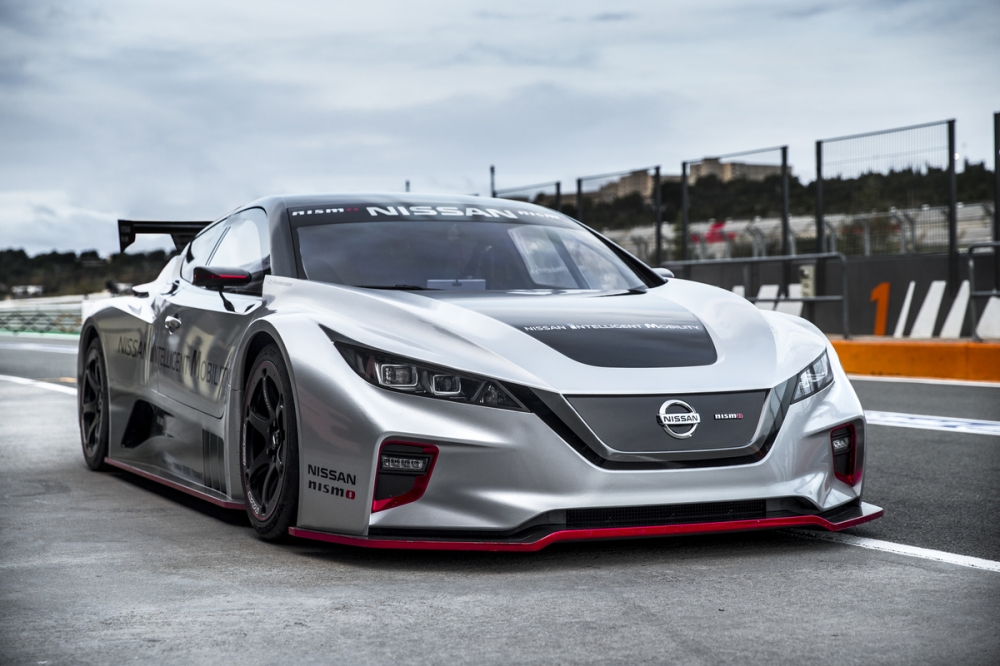 Nissan przenosi emocje z drogi na tor: premiera modelu LEAF NISMO RC w Europie