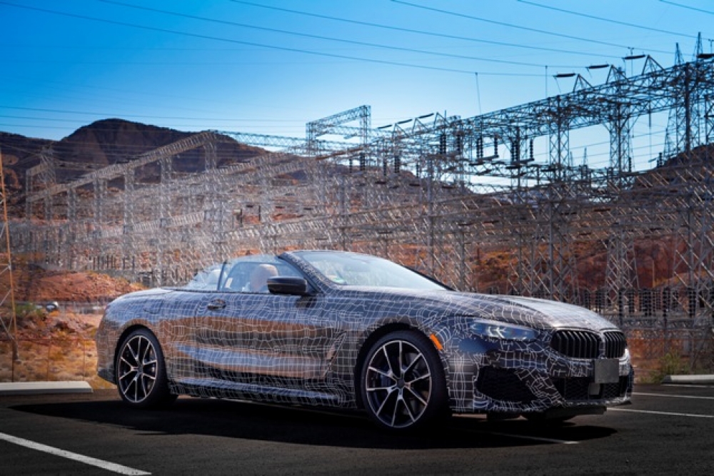 BMW testuje prototyp serii 8 Cabrio w Dolinie Śmierci
