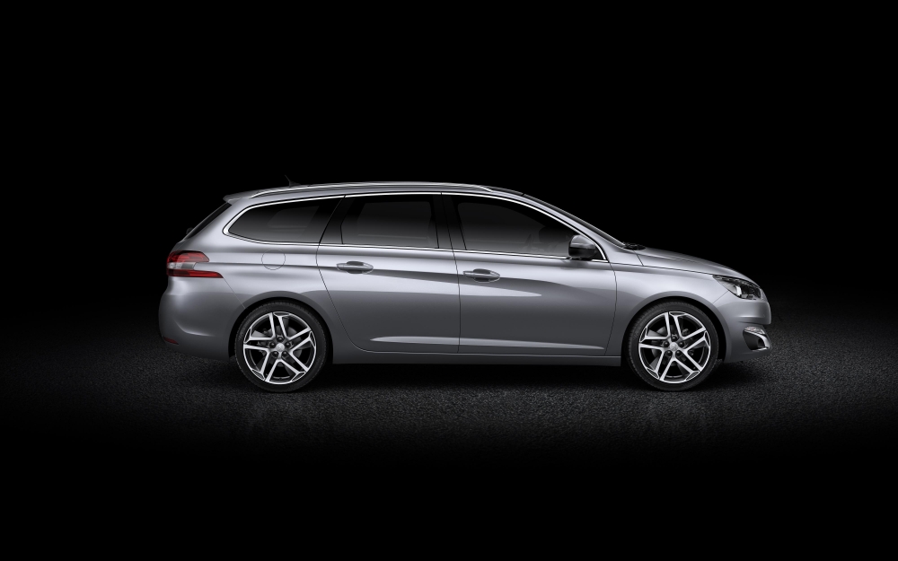 Ponad 500 tys. sprzedanych aut w 2015 roku w sieci PEUGEOT CITROEN RETAIL