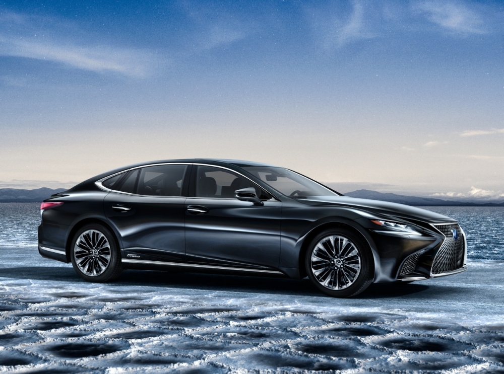 Nowe oczy dla Lexusa LS