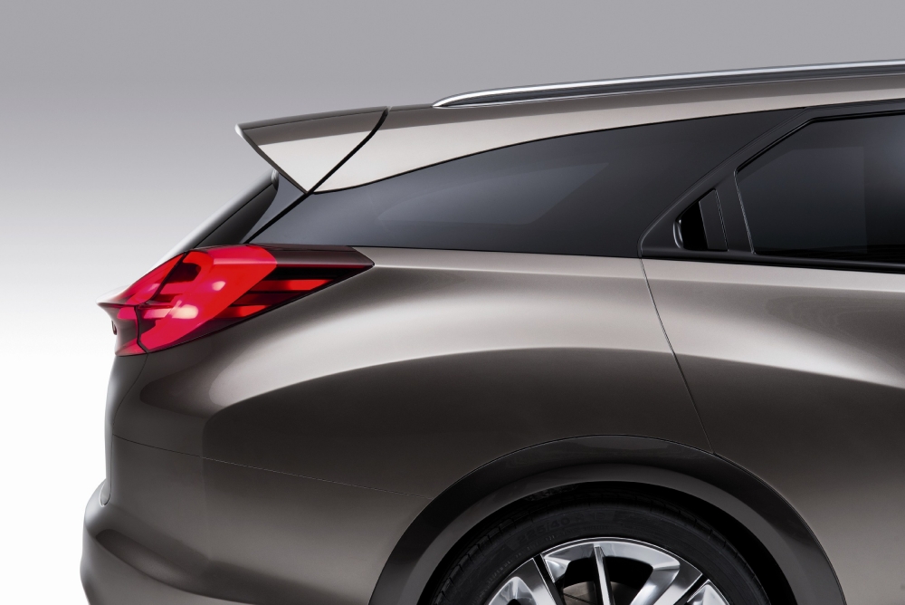 Adaptacyjne amortyzatory w nowej Hondzie Civic Tourer