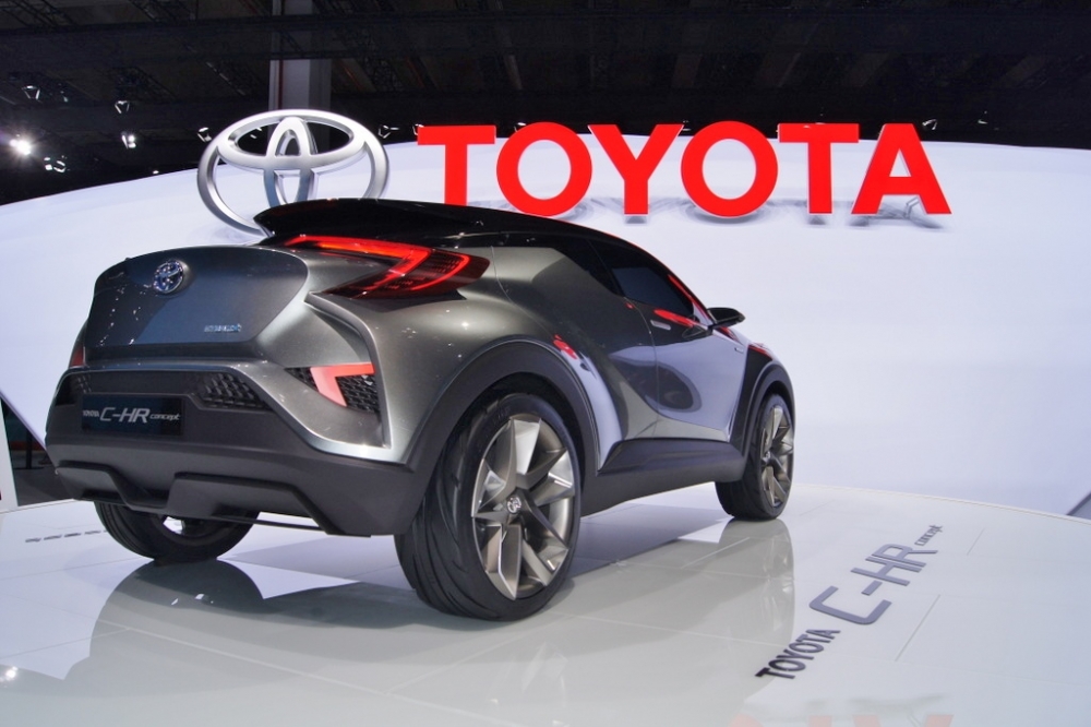 Hybrydowe hity 2017: Toyota C-HR niekwestionowanym liderem