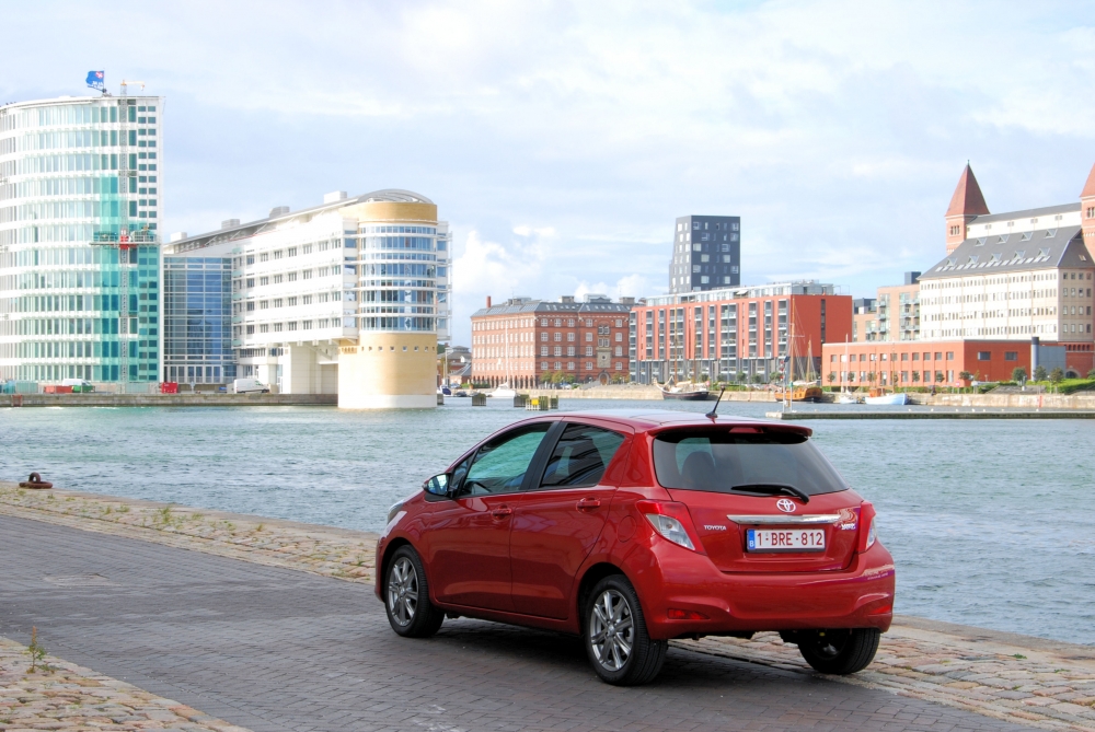 Toyota Yaris za wielką wodą
