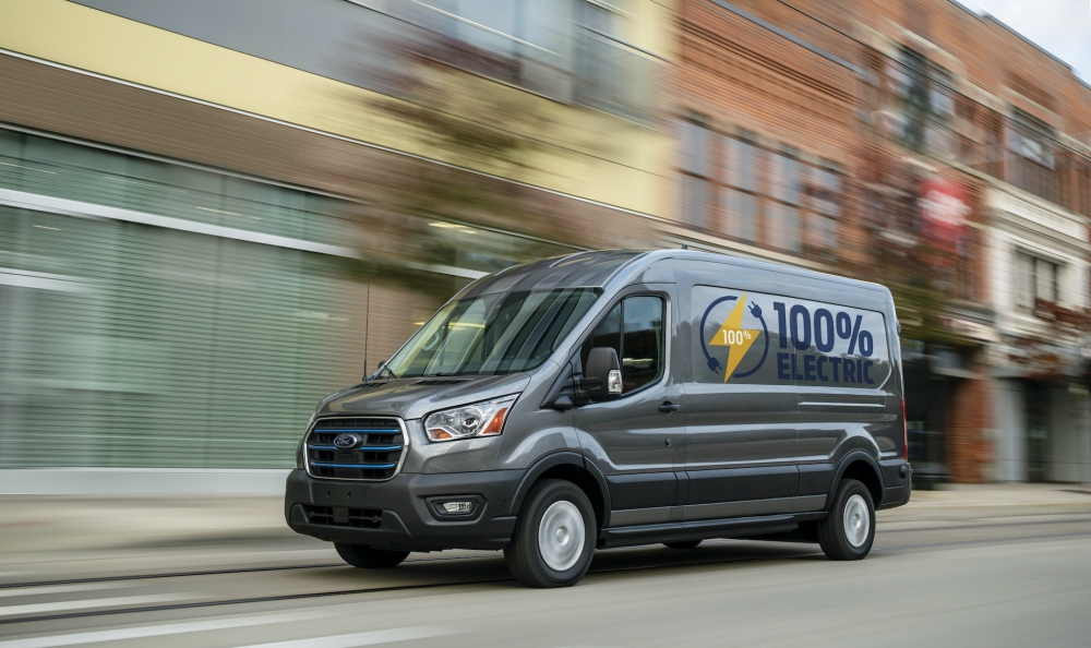 Ford E-Transit wjeżdża na europejskie drogi