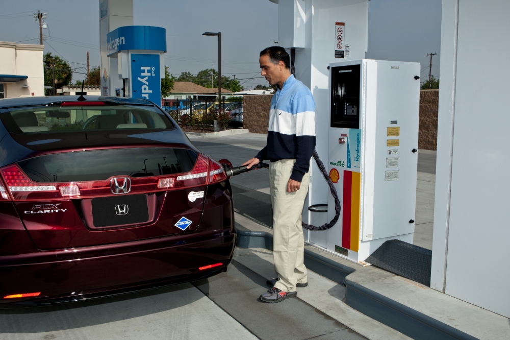 Honda FCX Clarity - do pełna w pięć minut
