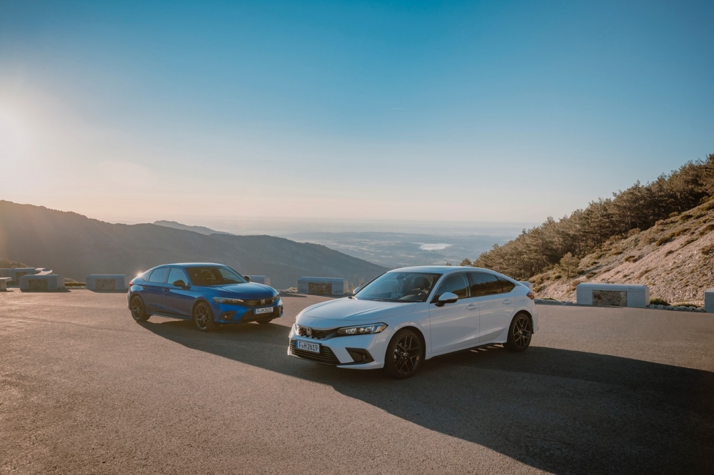 HONDA PRZEDSTAWIA CENY I SPECYFIKACJĘ NAJNOWSZEGO CIVICA e:HEV