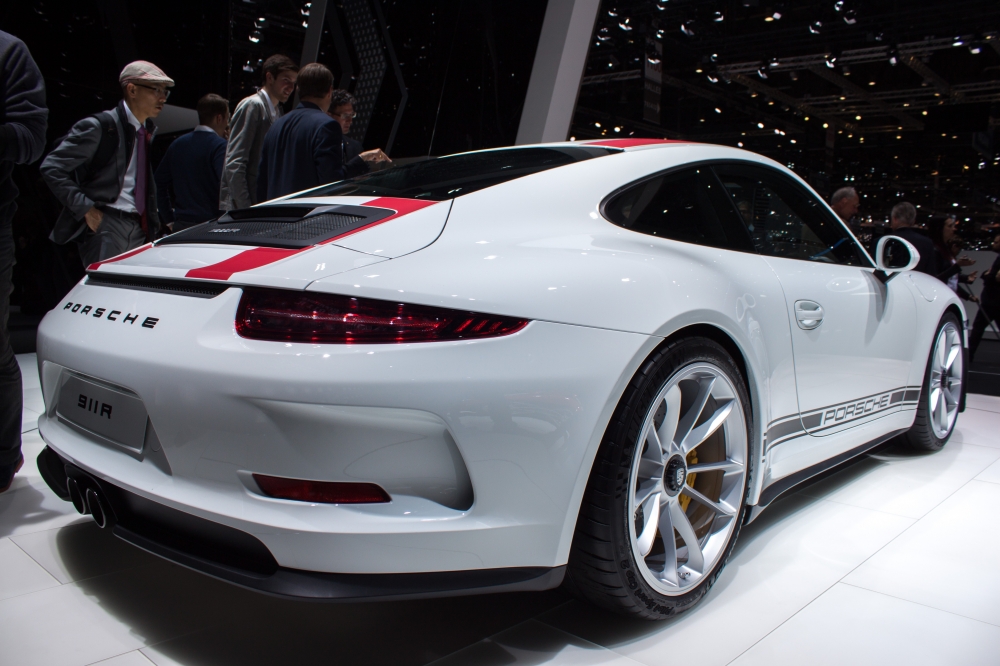 Wilk w owczej skórze: nowe Porsche 911 R w Genewie