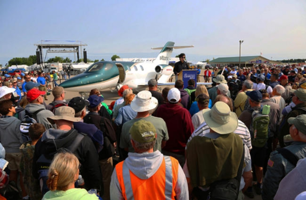 Pierwszy produkcyjny odrzutowiec HondaJet debiutuje podczas EAA AirVenture Oshkosh 2014