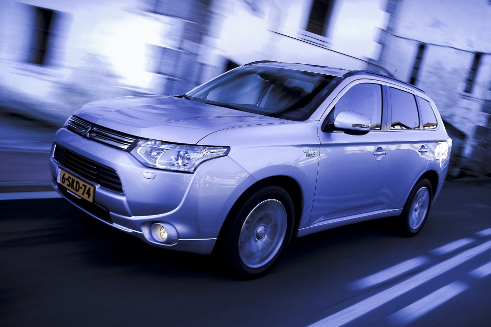 10 000 Outlanderów PHEV w Holandii