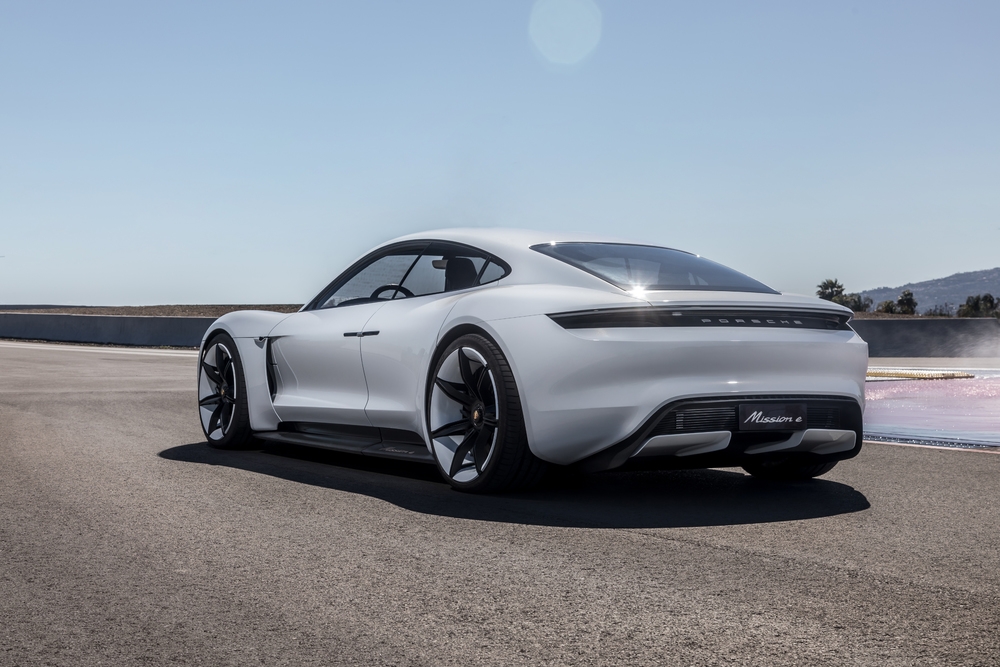 Pierwszy elektryczny samochód sportowy Porsche budzi ogromne zainteresowanie