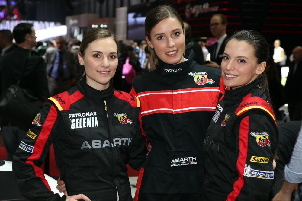 Dziewczyny salonu Genewa 2016